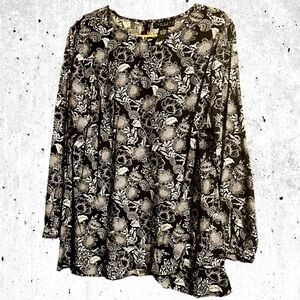 NWOT by GRACE soft 100% Rayon Blouse Size 1X black, white and beige keyhole back